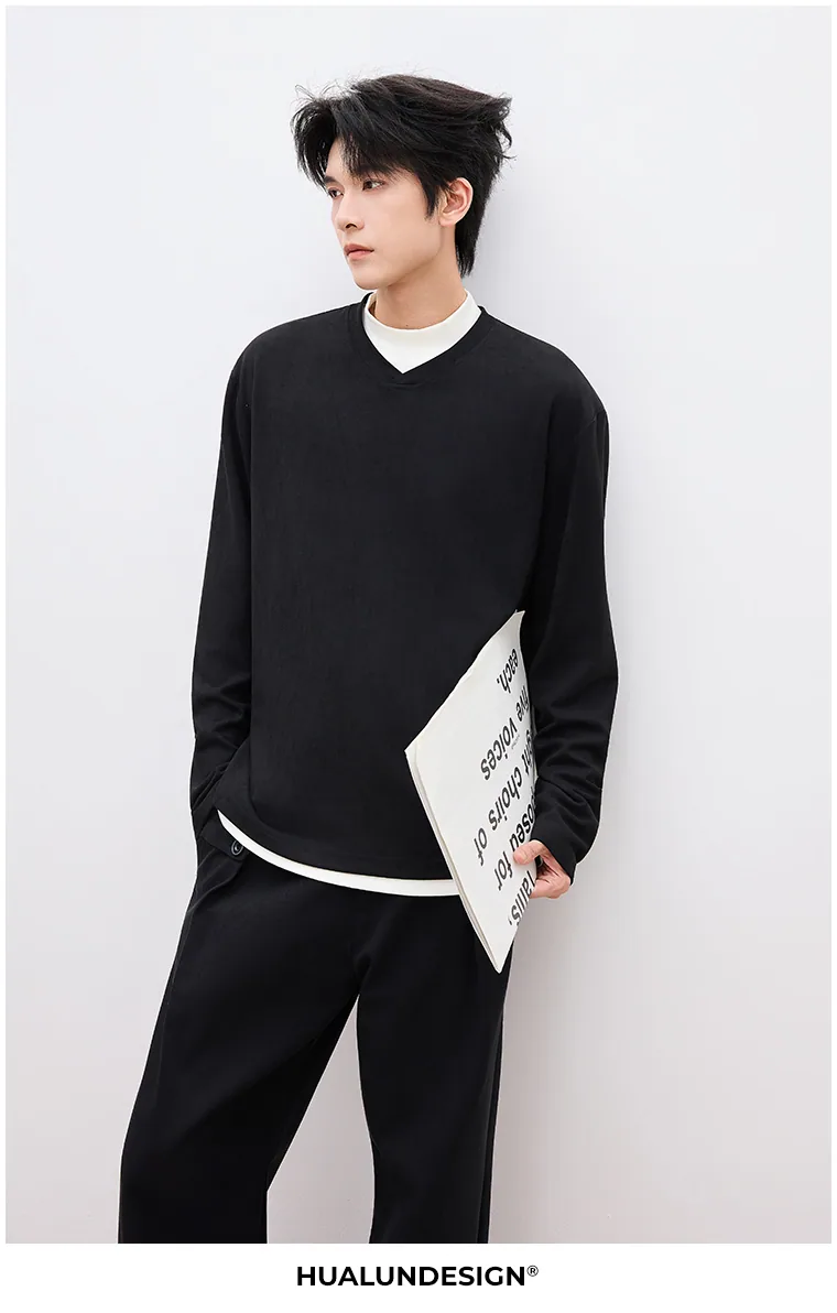 V-neck long-sleeve top — HL26875
